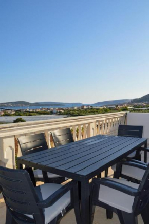 Apartment Blanka with a beautiful view of Trogir